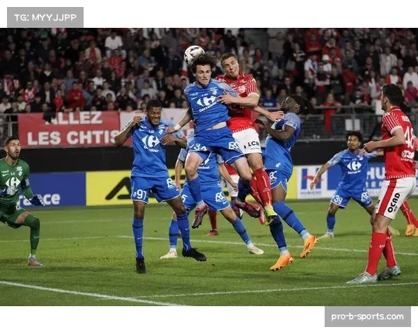 保级队密集缠斗形成连环扣格局，防守崩塌成普遍现象